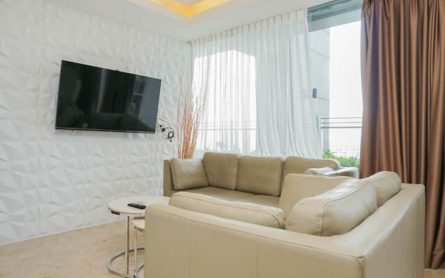 Big And Cozy 4br at L'Avenue Apartment