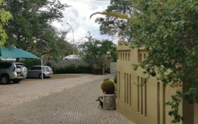 EXQUISITE PRIVATE LUXURY SUITE WITH KING BED at BOKMAKIERIE VILLAS