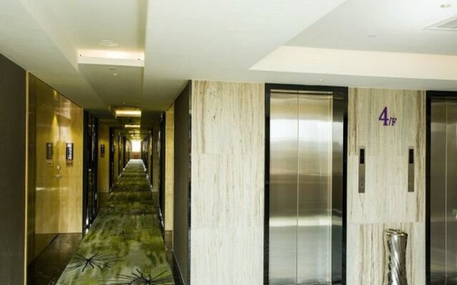 Lori Star Hotel