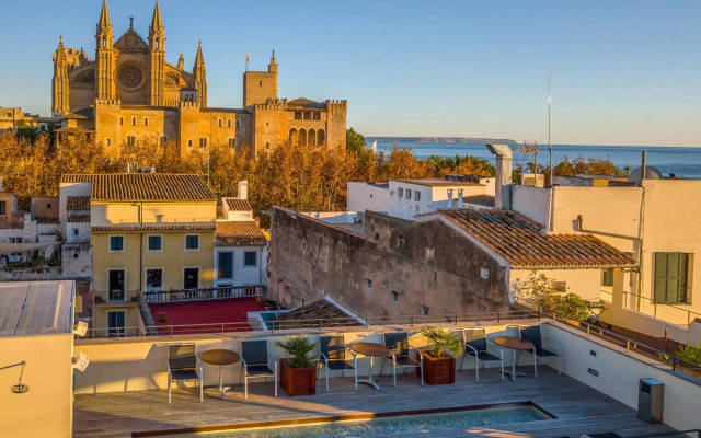 Petit Palace Hotel Tres
