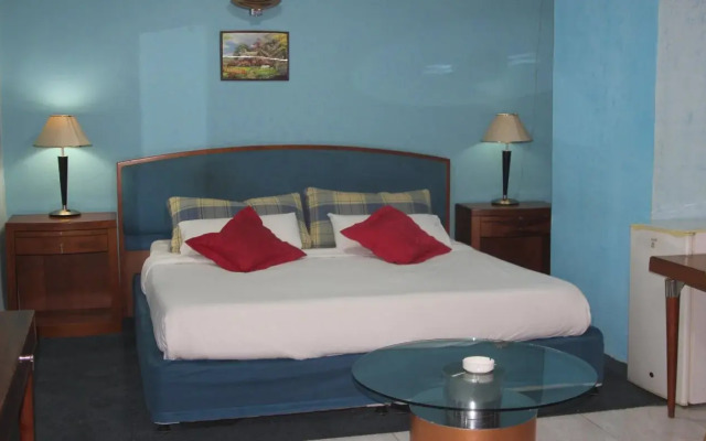 New MerryLand Hotel