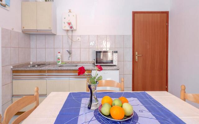 Apartments Srhoj