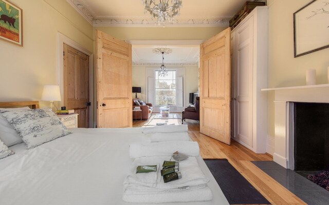 Beautiful 1BR Camden Home