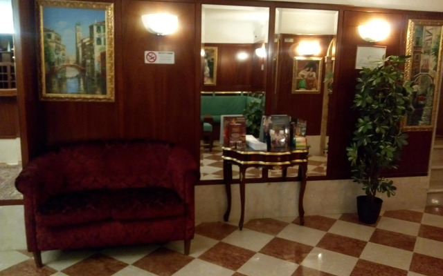 Hotel Diana