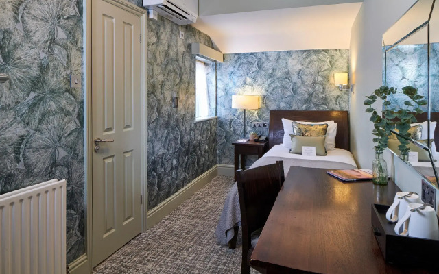 Mandolay Hotel Guildford