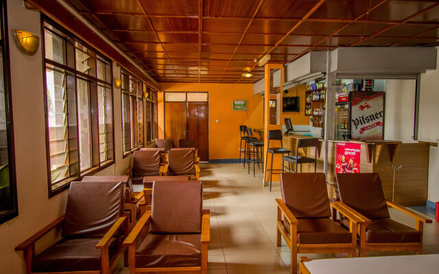 Meru Safari Hotel