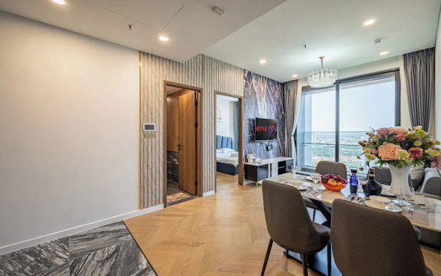 Eaton Park Riverside Luxury Vacation
