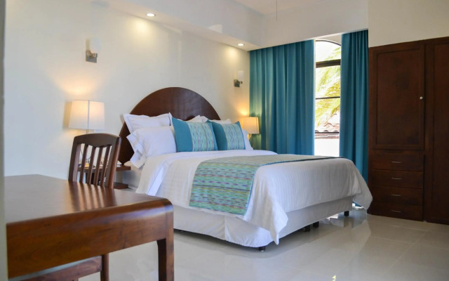 The Westmarine Waterfront Hotel