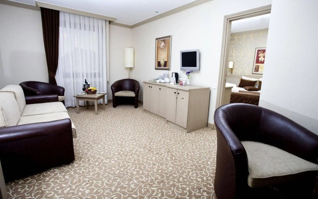 Sergah Hotel