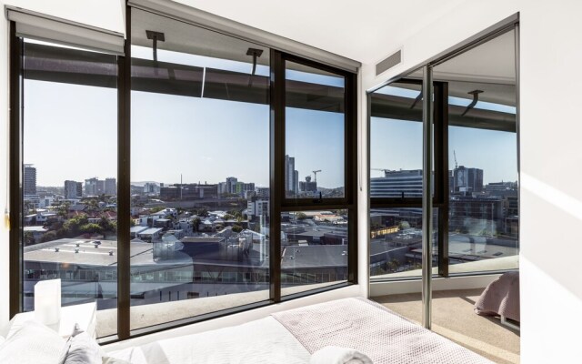 Laguna Apartment