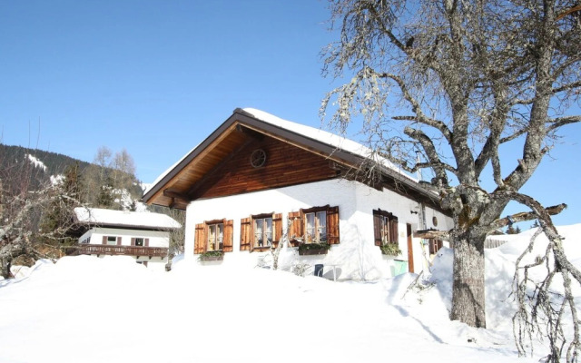 Spacious Holiday Home in Niedernfritz with Private Terrace