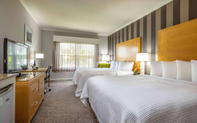 Best Western Plus Dixon Davis