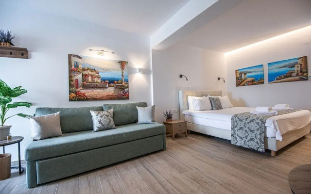 Ammos Luxury Suites