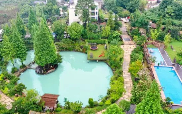 Mogan Mountain · Suzhou Style Garden Hostel