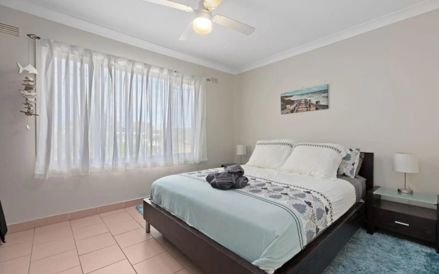 Gorgeous Outdoor Entertaining 2 Minute Walk to the Beach – Guest Rooms – Vincentia