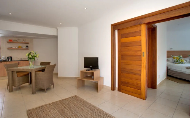 Limoni Luxury Suites