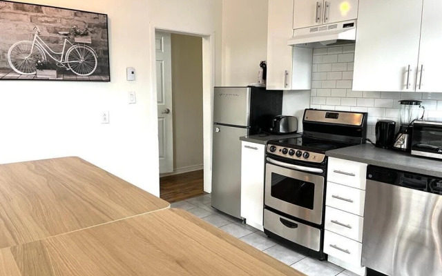 Chez Mont Royal Apartments