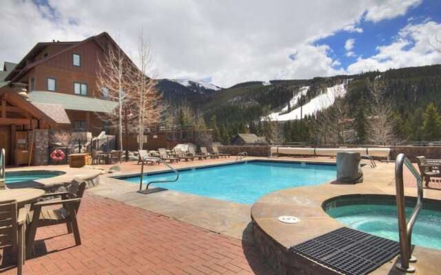3 Bedroom Mountain Condo in River Run Village With Expansive Mountain Views and Walking Distance to Ski Slopes