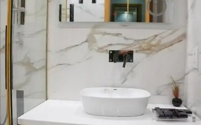 Oasis Suite Hotel