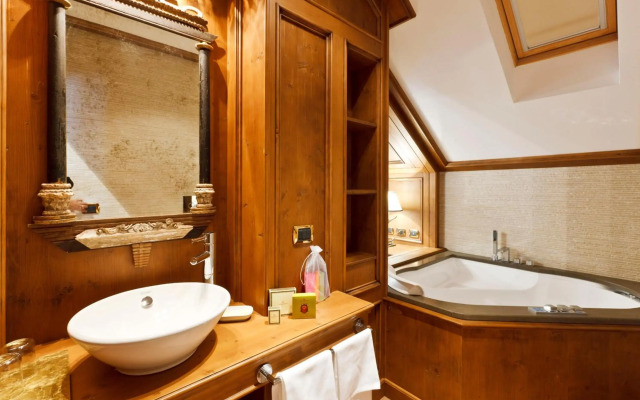 Ambra Cortina Luxury & Fashion Boutique Hotel