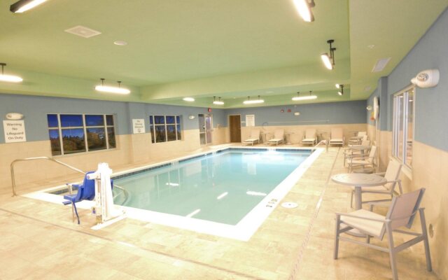 Holiday Inn Express & Suites Toledo South - Perrysburg by IHG