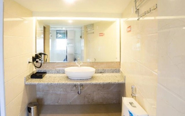 Ganapati Airport Hotel