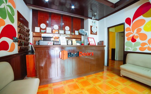 RedDoorz near Walking Street Angeles City
