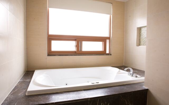 Cheonan B Hotel