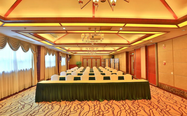 Metropolo Wuyishan Resort
