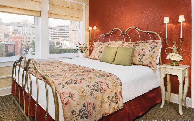 Club Wyndham Riverside Suites