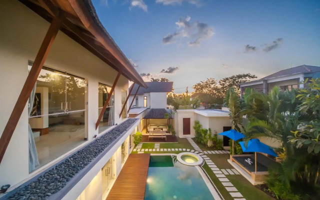 Villa DeDayuh Seminyak