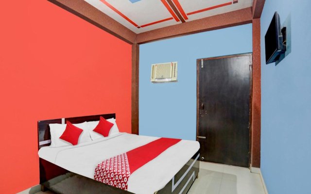 Oyo Flagship 805985 Blue Heart Guest House