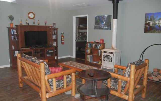 Black Station Inn