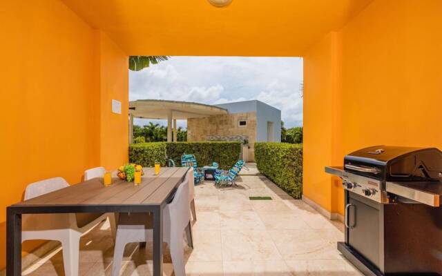 Ground Level Condo 2BR 2BA w Pool Access Gym