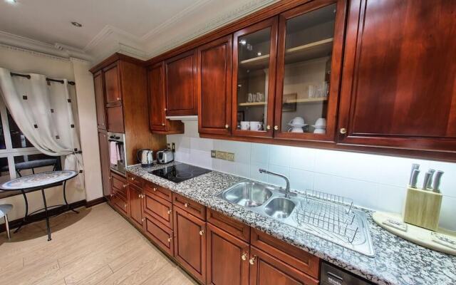 Carlton Court - Mayfair