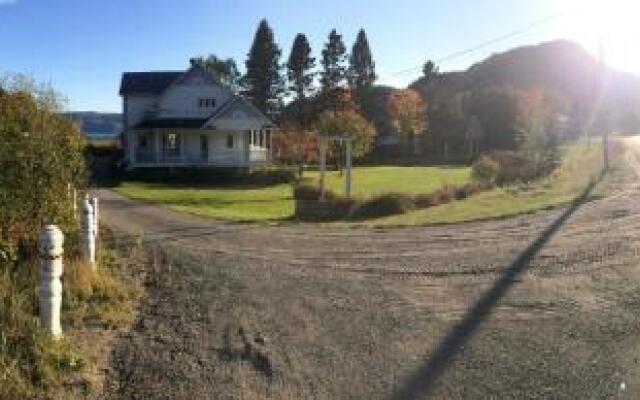 The Rustic House of the Fjord