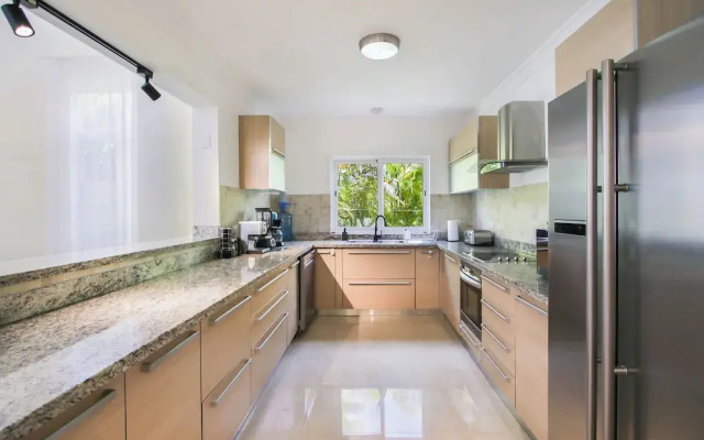 Golf Villa in Bavaro - Pool, Jacuzzi, Staff