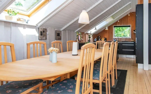 10 Person Holiday Home in Juelsminde-by Traum