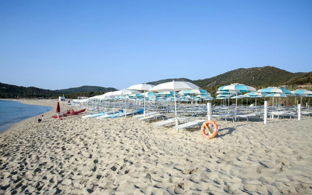 Limone Beach Resort