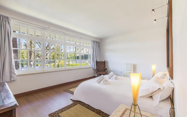 Villa Maia (AL) in Corroios