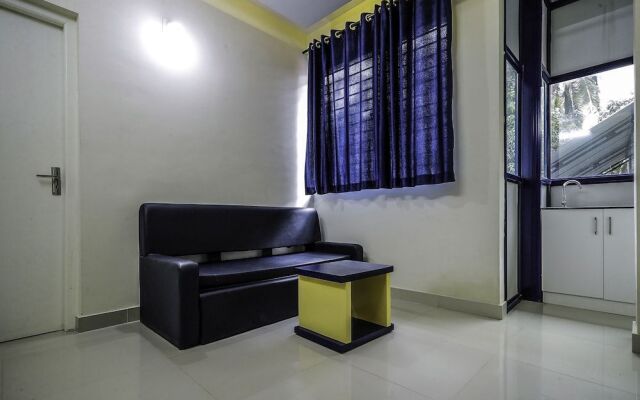 Oyo 15825 Blue Berry Apartments