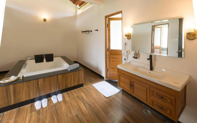 Tuli Veer Bagh Resort Turia