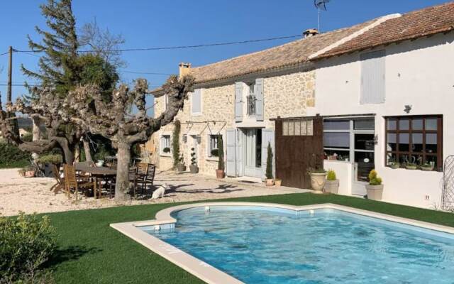 Appt 2 pieces dans Mas provençal