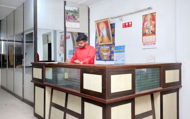 OYO 24423 Hotel Royal