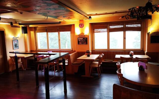 Adrenalin Backpackers Hostel