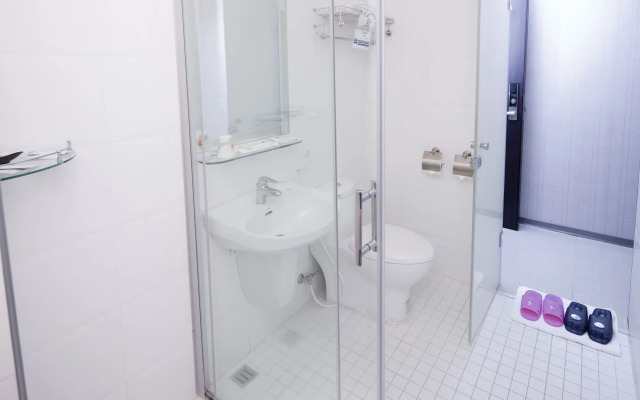 Just Enjoy Business Hotel