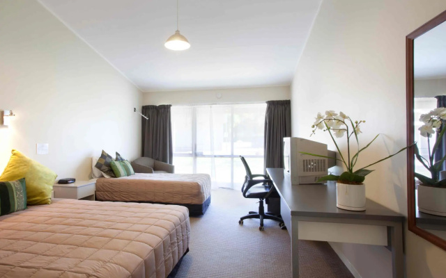 Auckland Airport Kiwi Motel – Guest Rooms – Mangere