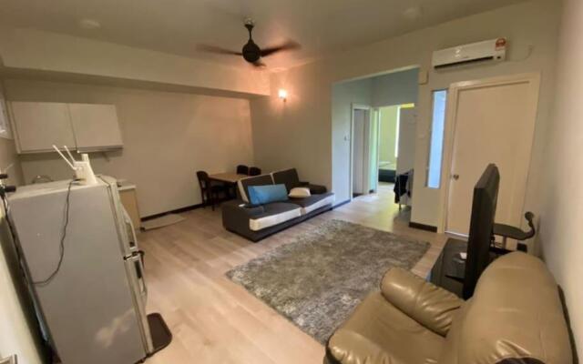 126 Larkin Studio Homestay