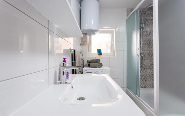 Apartments Lidija - see view with private hot tub and split level apartment with garden