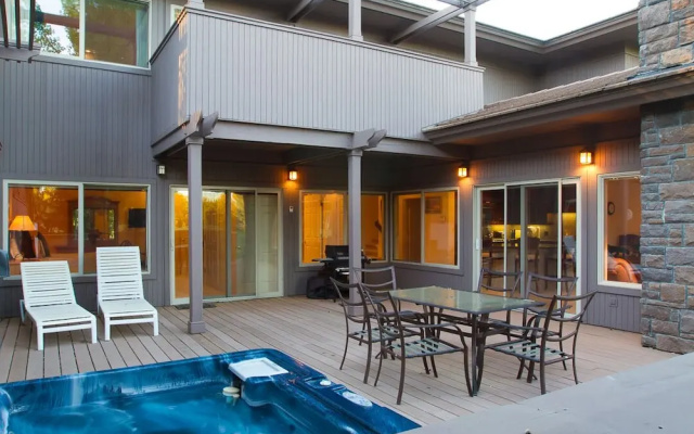 #5 At Broken Top 2 Bedroom Villa by Redawning